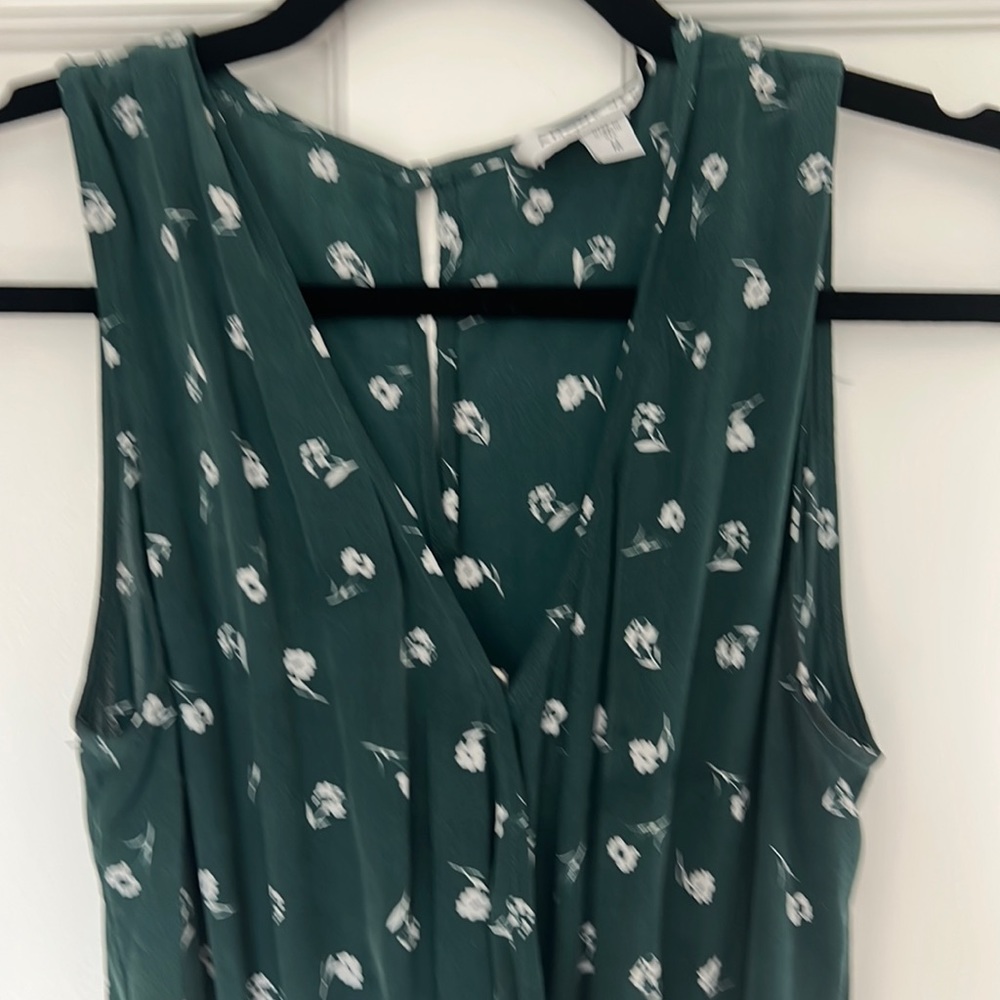 Gorgeous green jumpsuit, Size M, washable silk, never worn!